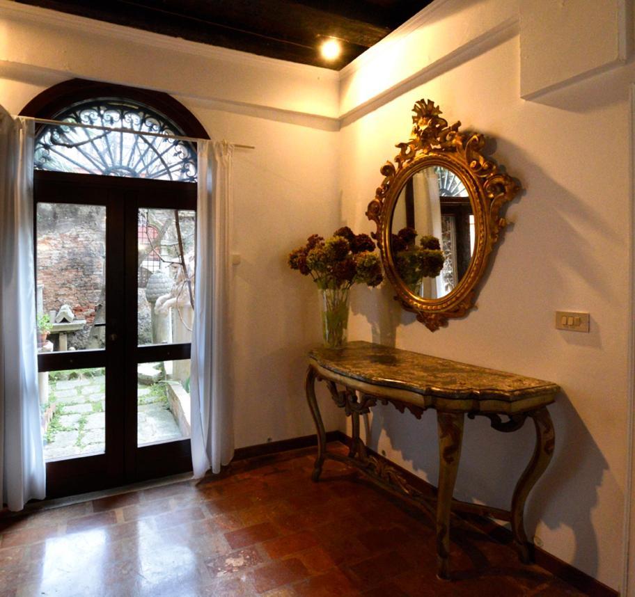 Appartamento Garden Ca' Rezzonico Венеция Экстерьер фото