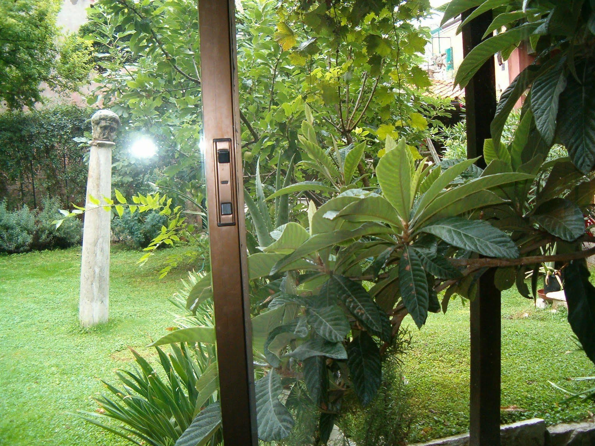 Appartamento Garden Ca' Rezzonico Венеция Экстерьер фото